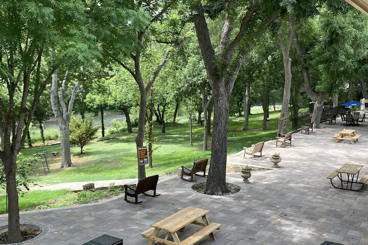 Horseshoe Riverside Lodge