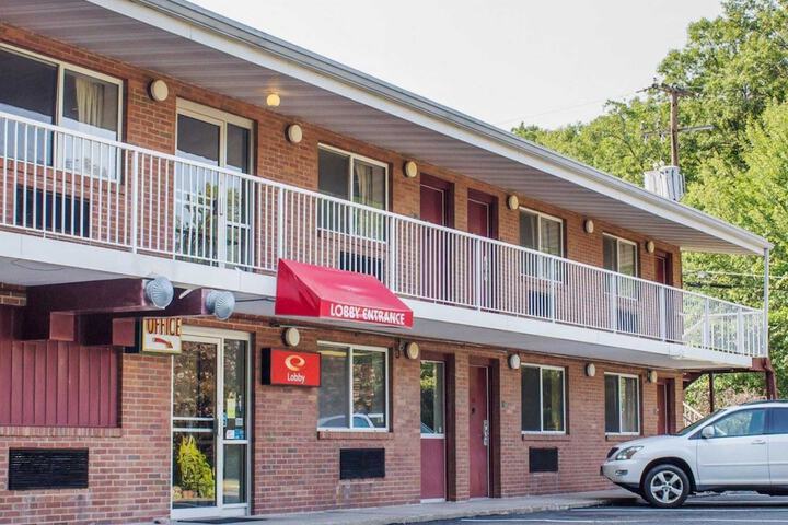 Hotel 4 of 25