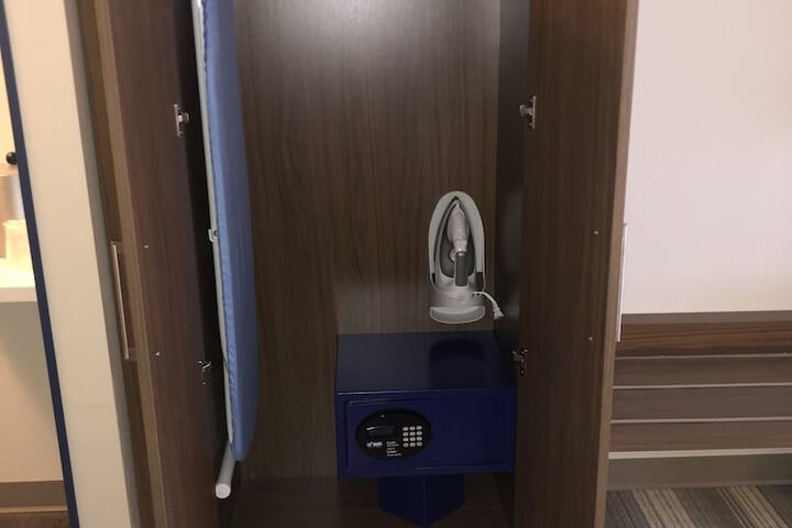 Holiday Inn Express & Suites Madison West - Middleton by IHG