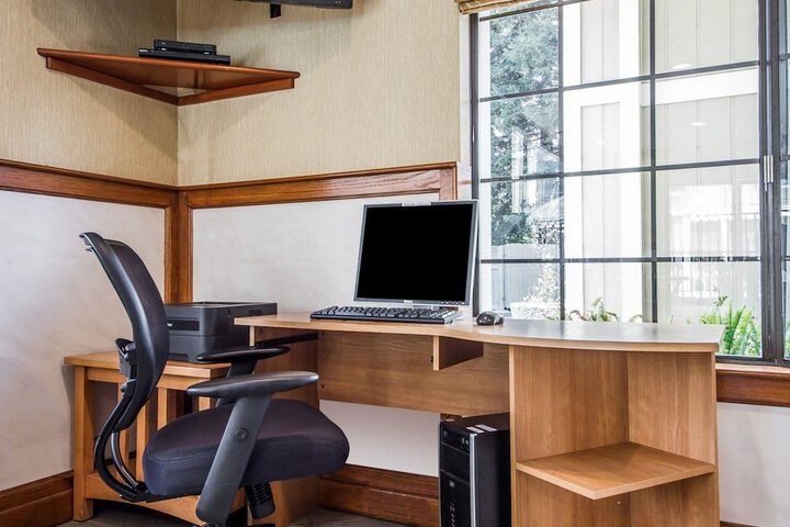 Business Center 50 of 50
