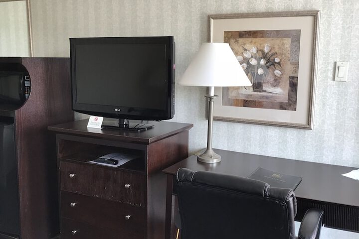 Room 32 of 50