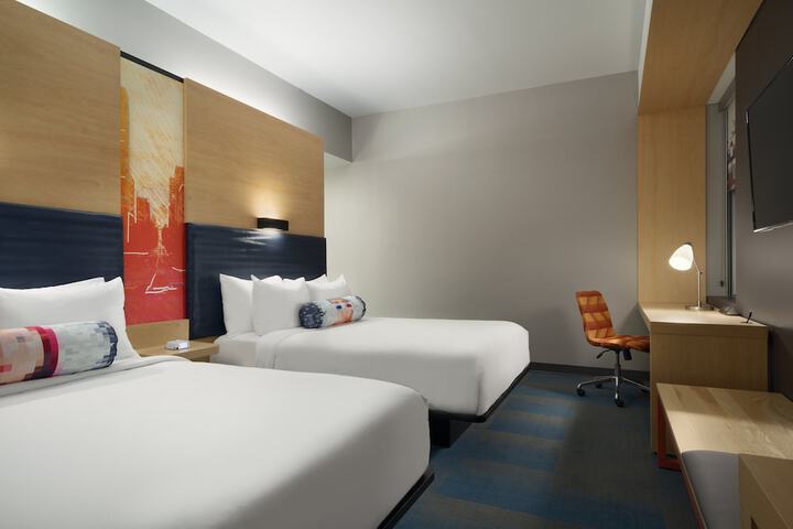 Room 32 of 59