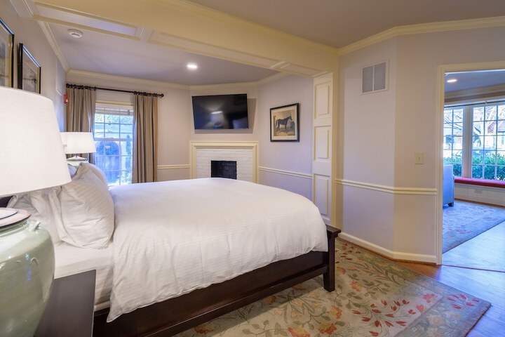 Room 92 of 176