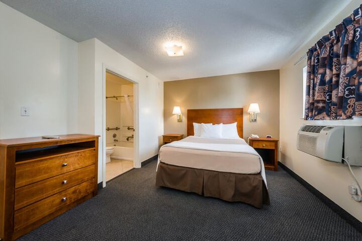 Room 33 of 38