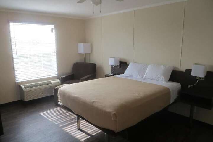 Room 19 of 28