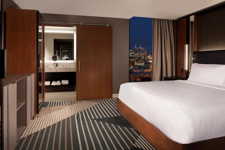Room 36 of 130