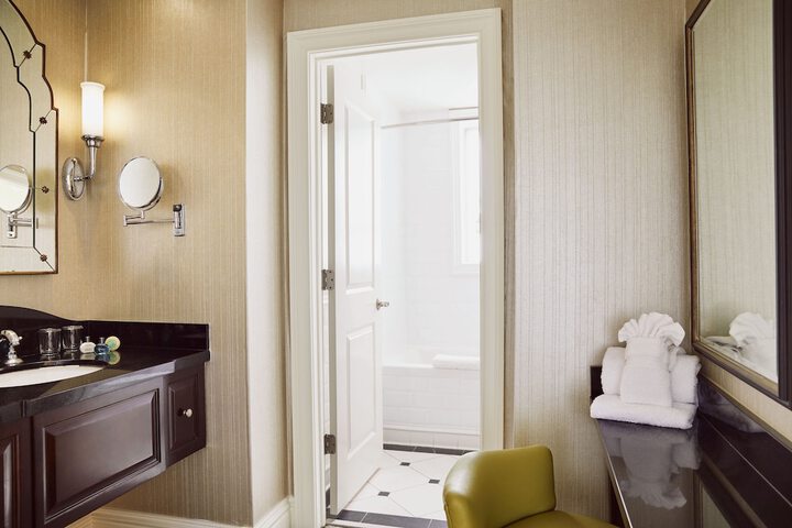 Room 51 of 123
