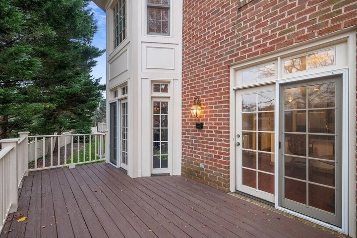 Beautiful Villa in The Heart of Historic Downtown Bel Air! 3 Bedroom Villa by Redawning