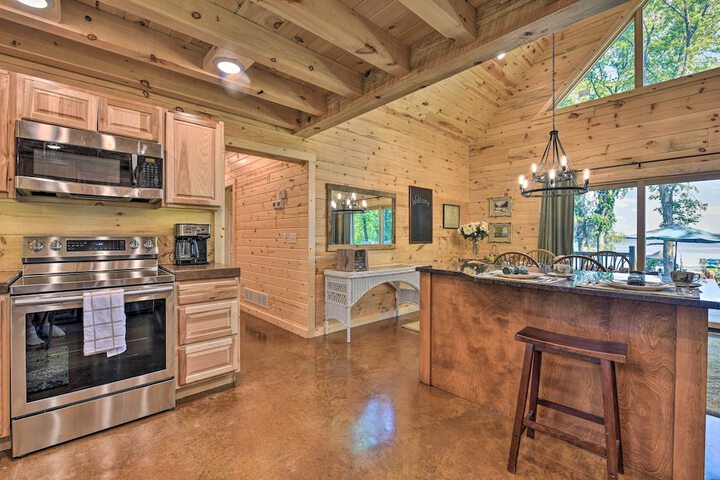 Spacious Pearl Lake Retreat w / Yard & Private Dock