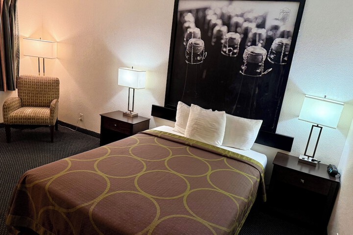 Super 8 by Wyndham Selma / Fresno Area