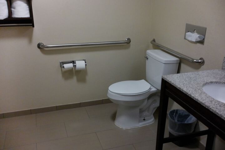 Room 10 of 27
