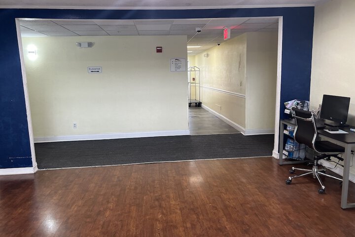 Ballroom/Hall 27 of 29
