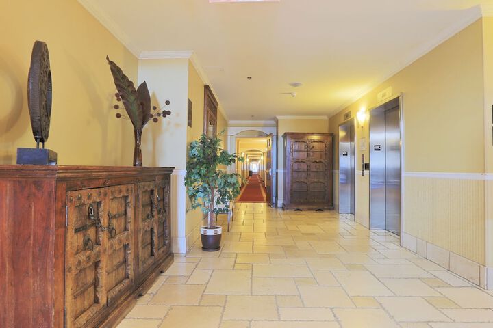 Ballroom/Hall 42 of 45