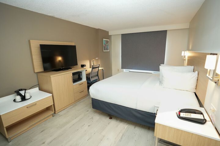 Room 11 of 36