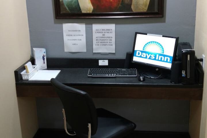 Days Inn by Wyndham Ashland