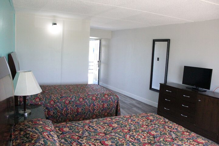 Room 32 of 34