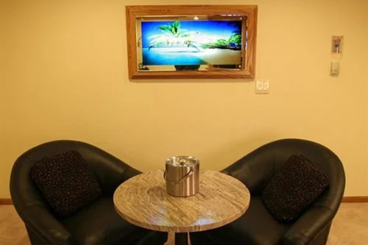 Sybaris Pool Suites Northbrook Adults Only
