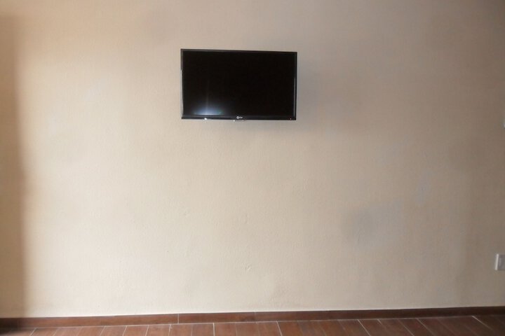 Room 27 of 68