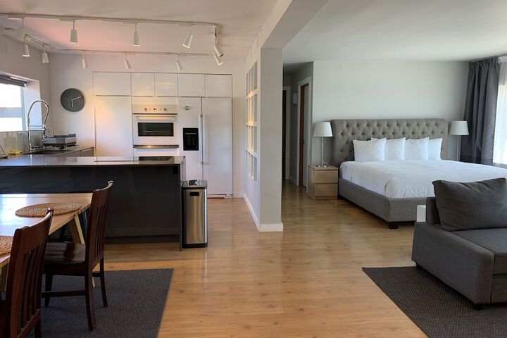 Harbor Inn Self Check-in Hotel