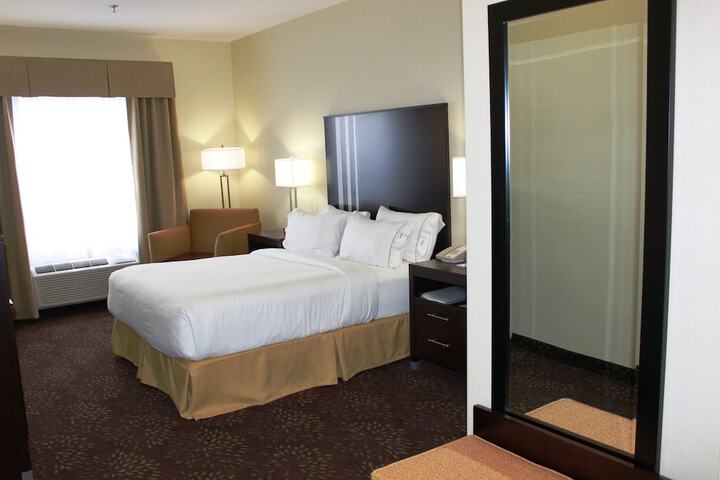 Room 15 of 36