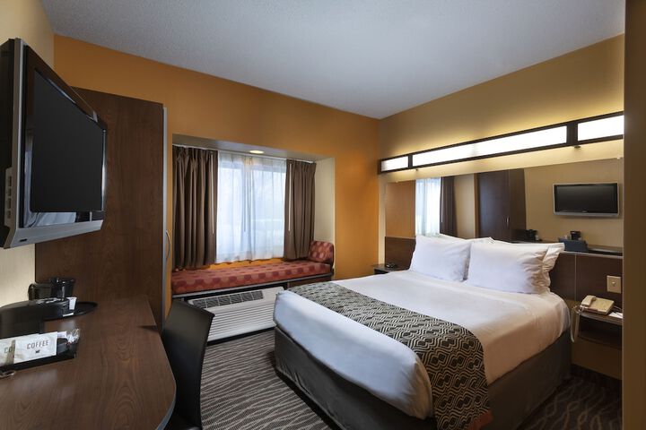 Room 14 of 33
