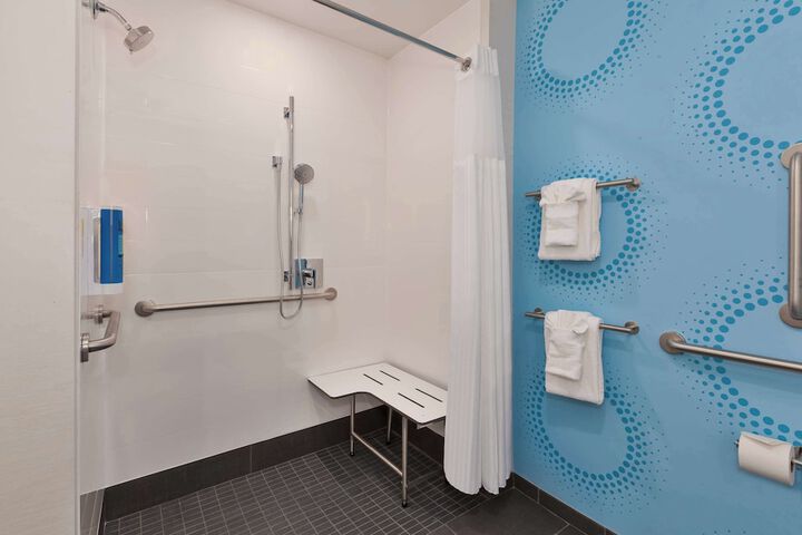 Tru by Hilton Comstock Park Grand Rapids
