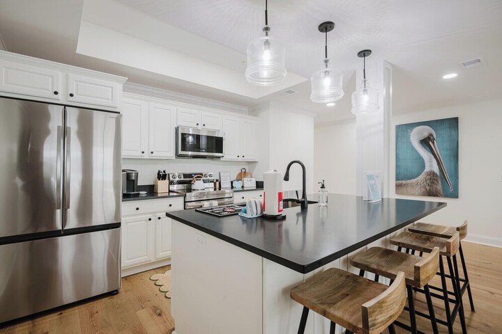 Lowcountry Landing! 3-story Townhouse in Old Towns Promenade