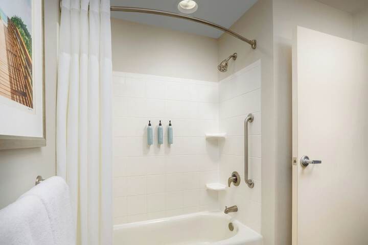 Courtyard by Marriott Stuart