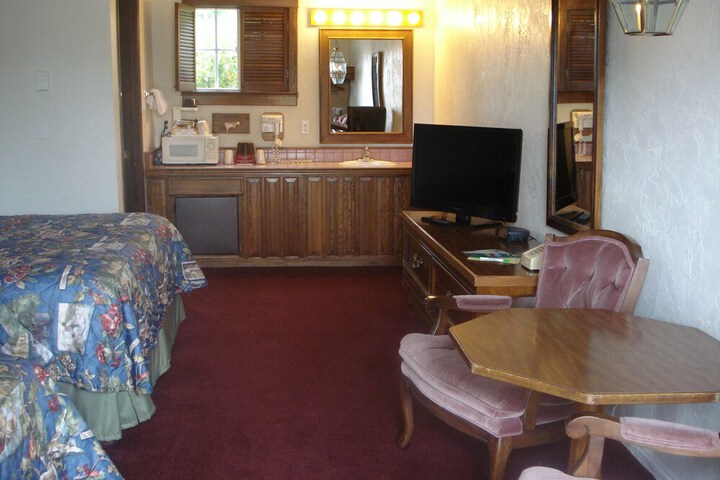 Room 23 of 34