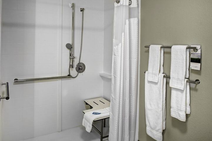 Holiday Inn Express & Suites Coldwater by IHG