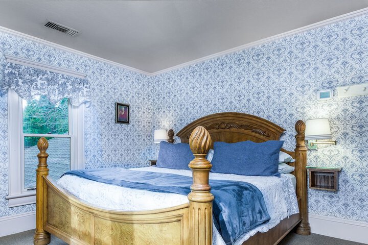 Room 78 of 152