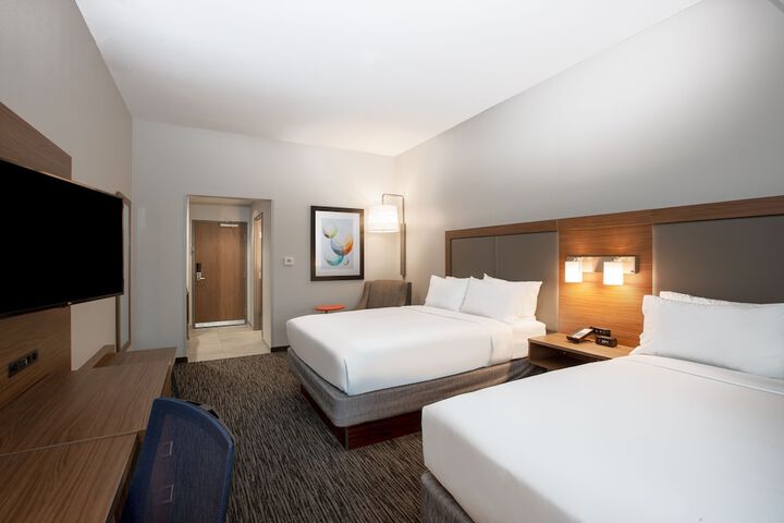 Room 27 of 43