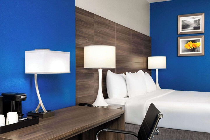 Room 21 of 42