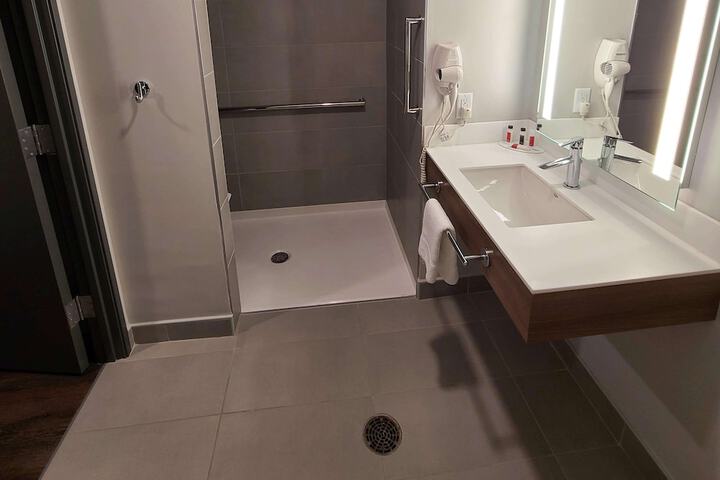 Room 5 of 23