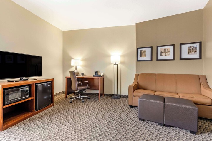 Room 22 of 38
