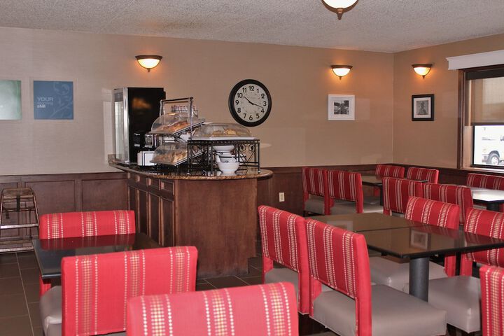 Comfort Inn & Suites West Springfield