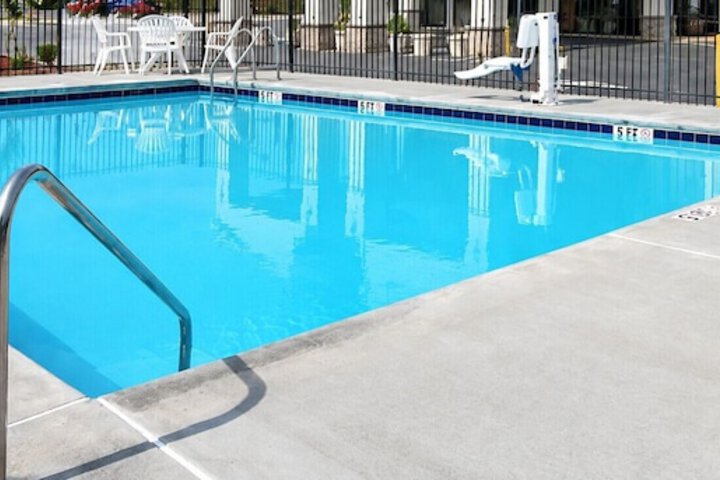 Quality Inn Calhoun North I-75
