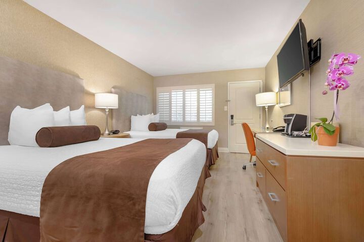 Room 7 of 27
