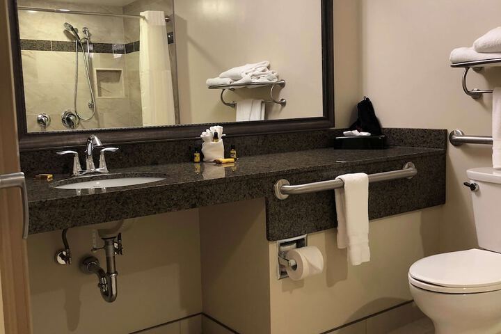 Best Western Plus Cobourg Inn & Convention Centre