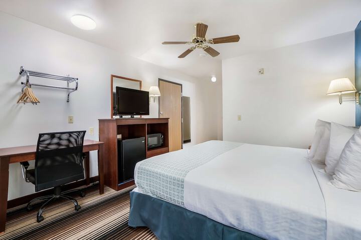 Room 20 of 32