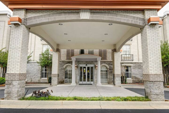 Quality Inn & Suites Little Rock West