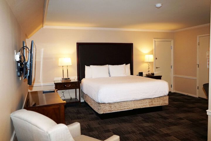 Room 27 of 42