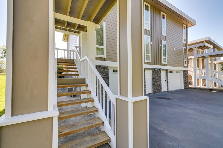 Luxurious Tacoma Retreat w / Quartz Countertops!