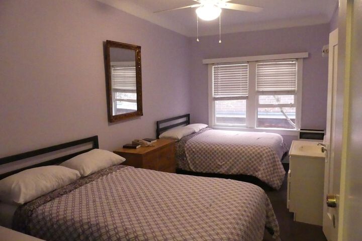 Room 32 of 40