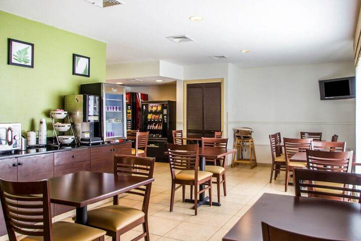 Sleep Inn & Suites Niantic North