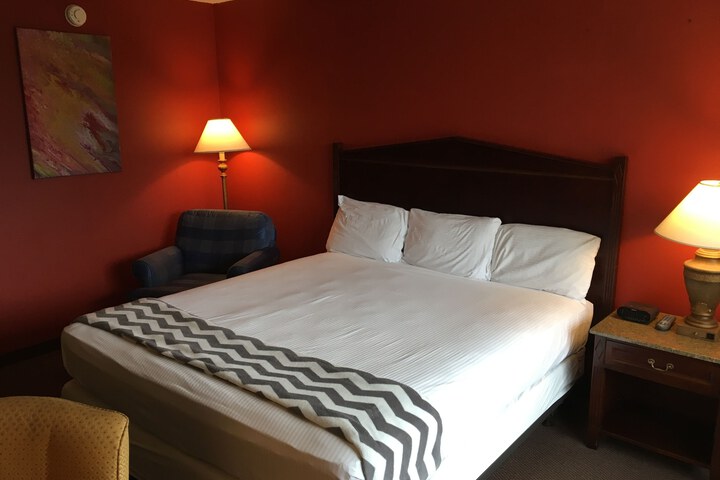 RIVER ROCK INN