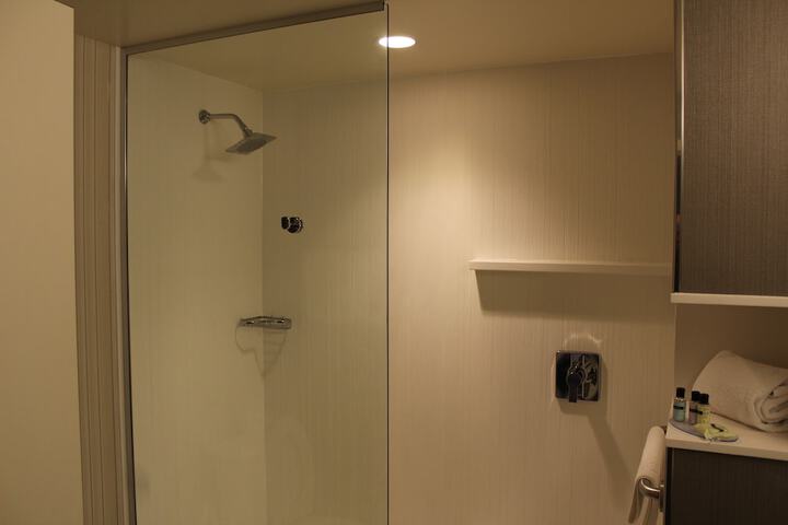 Room 47 of 74