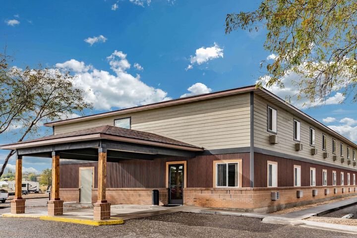 Travelodge by Wyndham Lovell / Bighorns