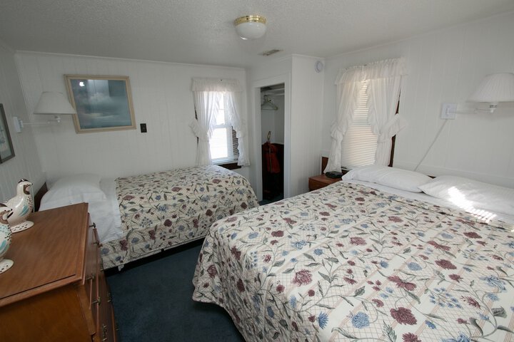 Room 121 of 156