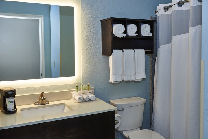 Room 15 of 35